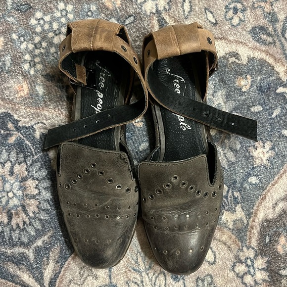 Free People Shoes - Free People shoes size 7